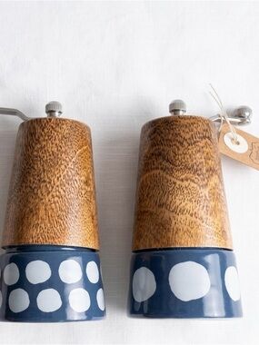 Mud Pie NWT Ceramic Salt & Pepper Grinder Set